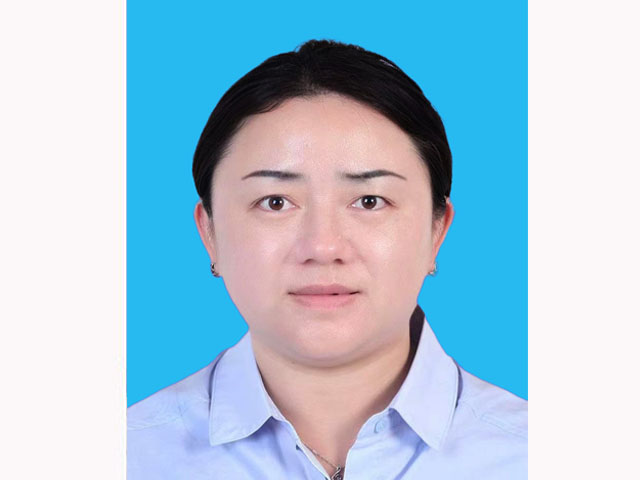 妍菲菲